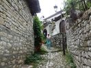 ruelles pentues pour atteindre la forteresse