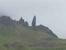 c'est "the Old Man of Storr" qui a pr�s de 50m de haut