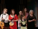 mars : Alexandra (2e � droite) a invit� des professeurs et �l�ves de l'�cole de musique de Iaroslavl