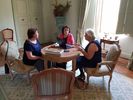 entretien avec une responsable de la culture venue de Moscou � propos du t�nor Sobinov. C'est un personnage c�l�bre </br>de la ville de Iaroslavl, parent �loign� d'H�l�ne ; c'est � ce titre qu'elle participe � l'entretien.