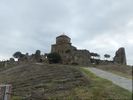 dominant Mtskheta, l'�glise de la Croix (VIe si�cle)...