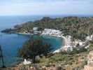 nous approchons de Loutro qui n'est accessible que par mer, ou par notre sentier