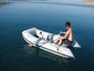 on d�barque avec l'annexe. Doug a le pied marin
