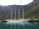 � Flam nous revoyons ce voilier qui �tait avec nous � Bergen
